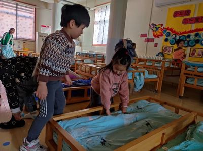 你瞧,我长大了!--济南市七里山幼儿园幼儿自我服务主题活动