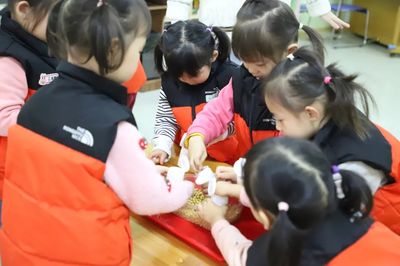 “教”以潜心 “研”以致思--济南市七里山幼儿园教学评比活动
