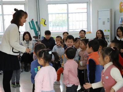 “教”以潜心 “研”以致思--济南市七里山幼儿园教学评比活动
