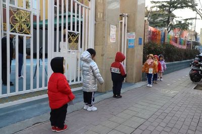 战“疫”规范化 防患于未然——济南市七里山幼儿园疫情防控应急演练